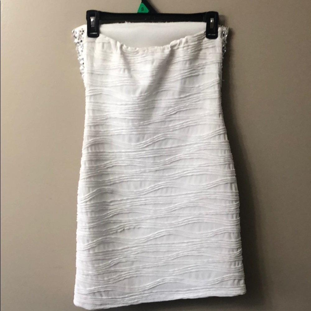 Dress - Picture 2 of 3